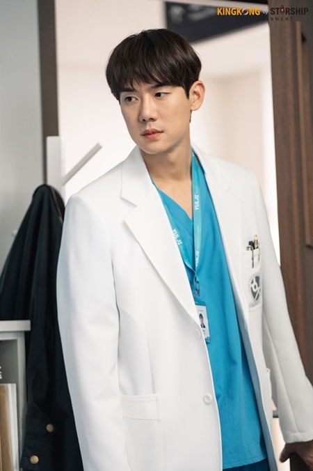 柳演錫飾演「吳振浩」