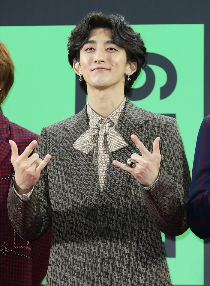 崔政勳父親的經濟犯罪過往被翻出