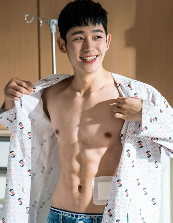 白巧克力腹肌還登上了NAVER實時熱搜榜的第一位