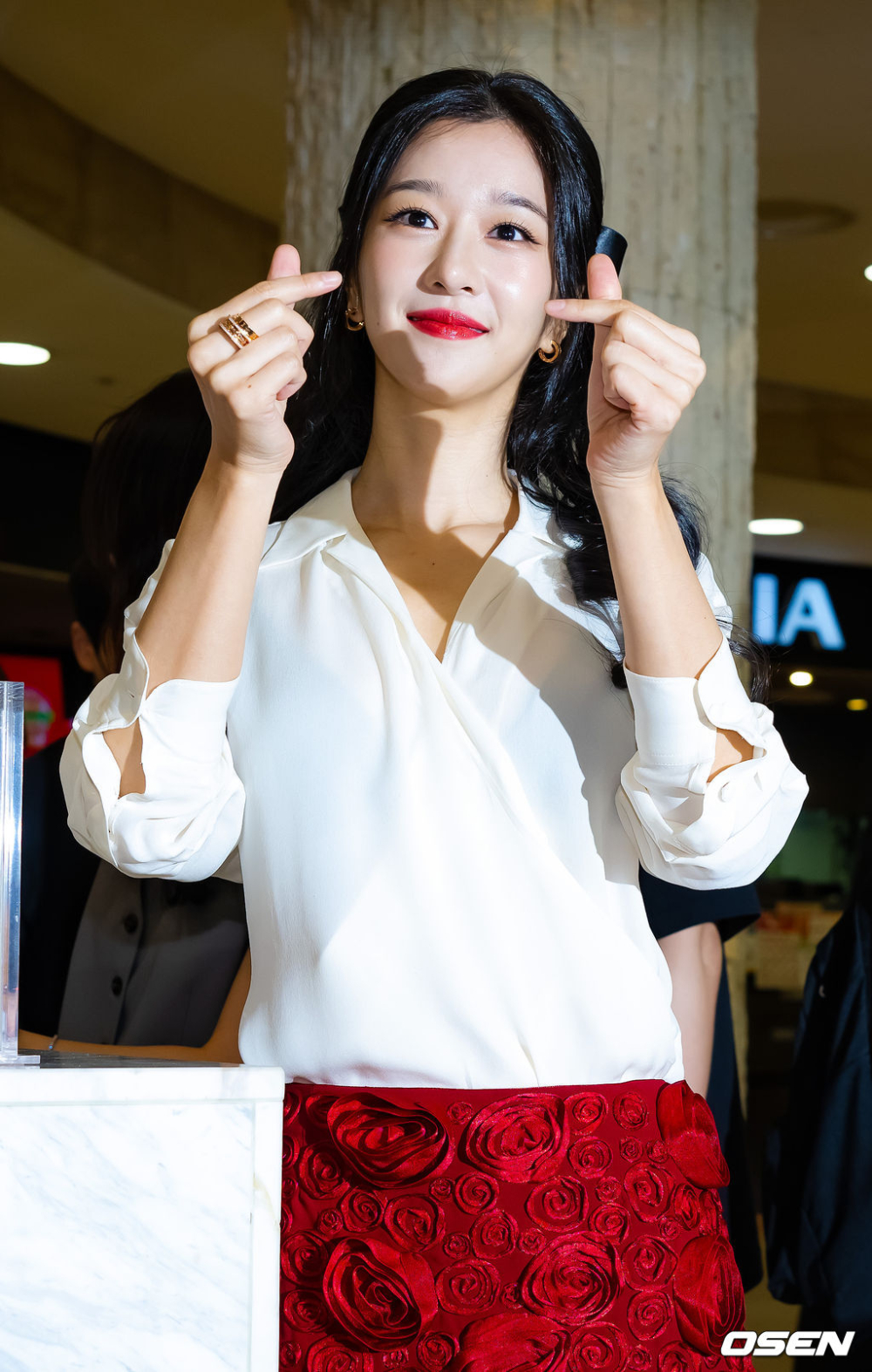 徐睿知今上午出席品牌活動