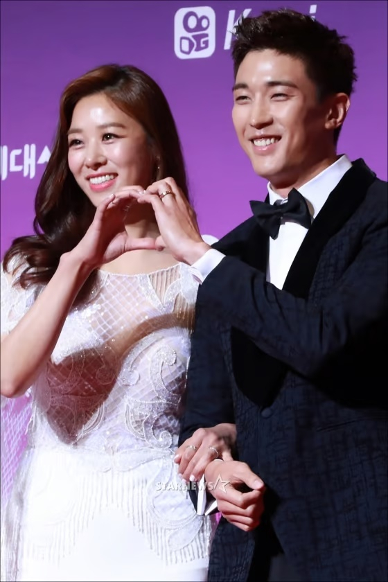 張伸瑛在自己的IG上傳了長文,表示不會與丈夫離婚