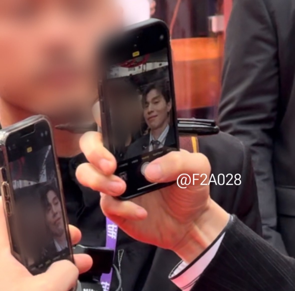 李棟旭的自拍技術也...