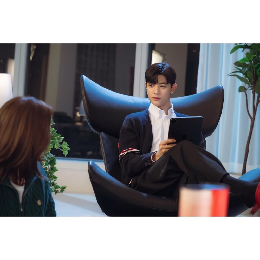 朴所羅門飾演自大但絕不懶惰的世界級足球選手「姜時烈」