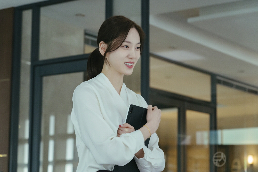 韓材利在《好搭檔》飾演小三「崔莎拉」