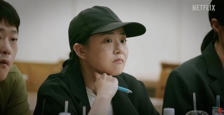 文瑾瑩飾演箭簇領袖也是「陽光班老師」