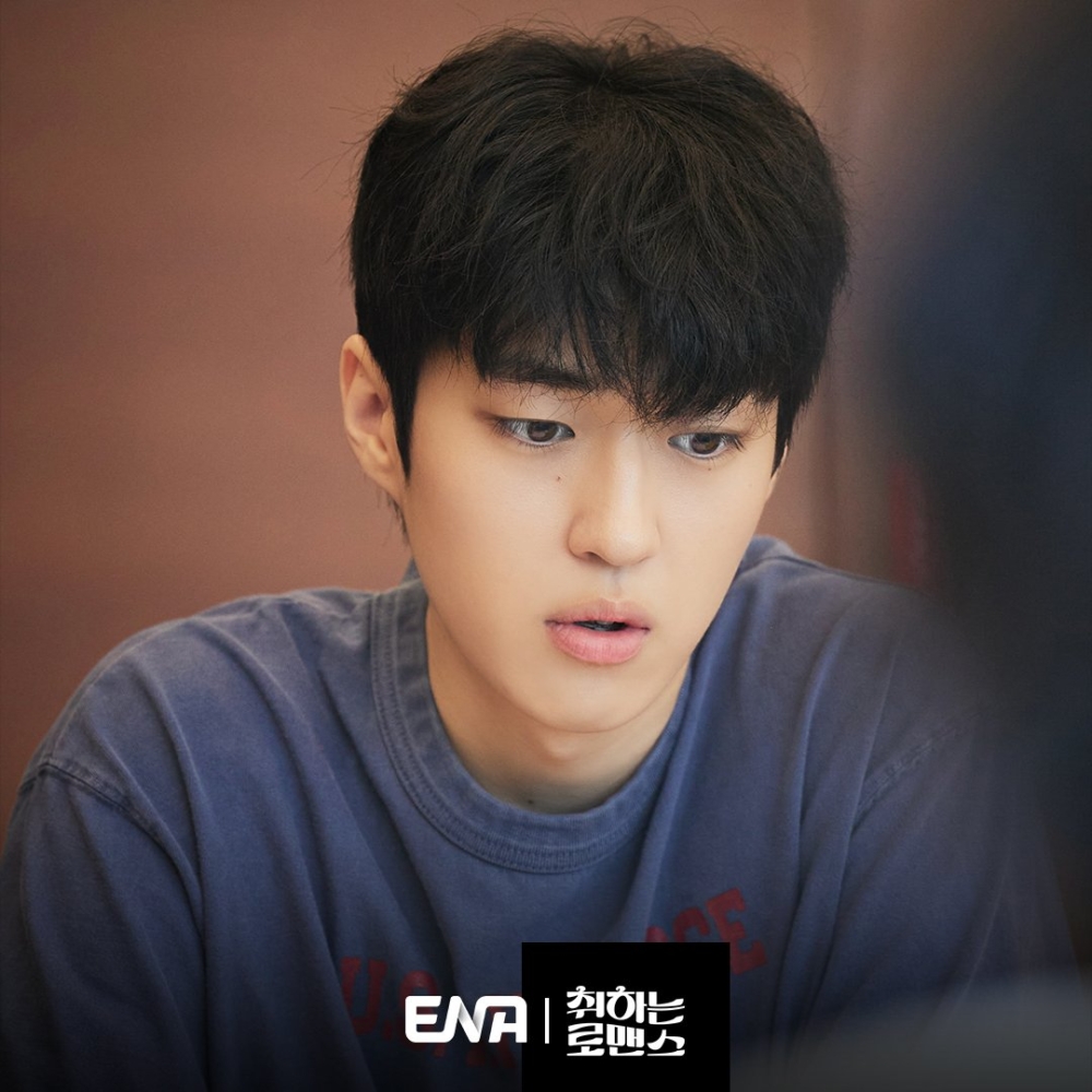 白成哲則飾演蔡容珠的摯友「吳燦輝」