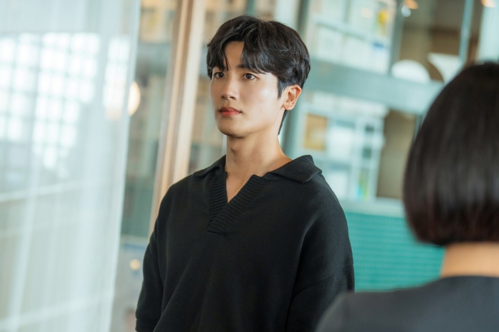 朴炯植將飾演擁有照片記憶力的大韓集團會長祕書室對外合作組長「徐東柱」