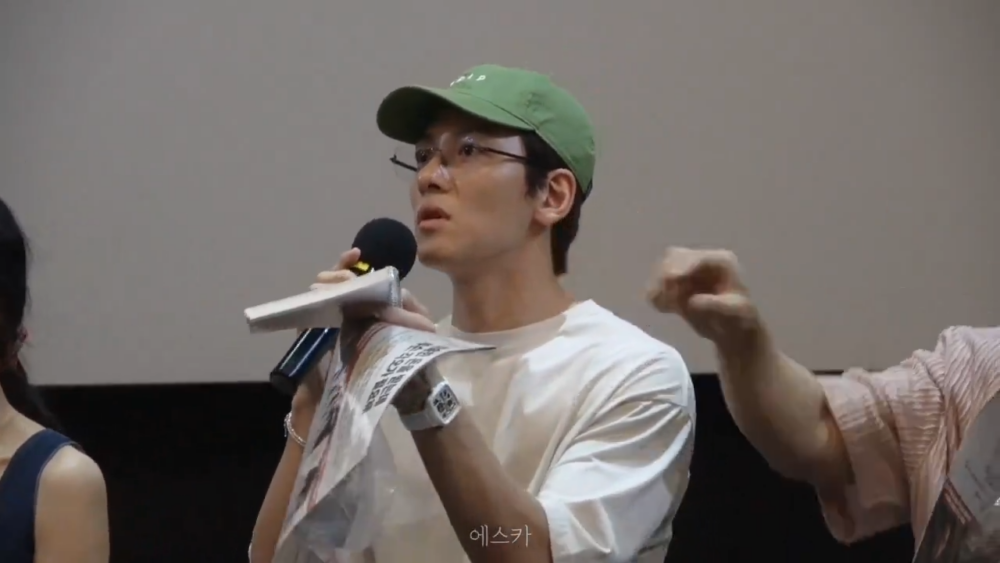 後來才發現簽名本還在自己手上