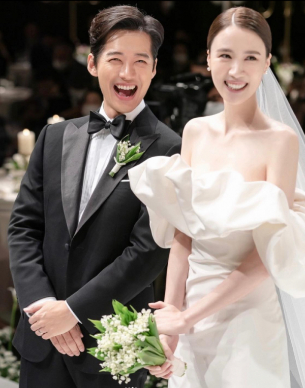 南宮珉與模特出身的妻子陳雅凜相差11歲