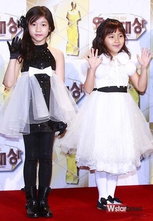 和葛瀟轅是同齡至親