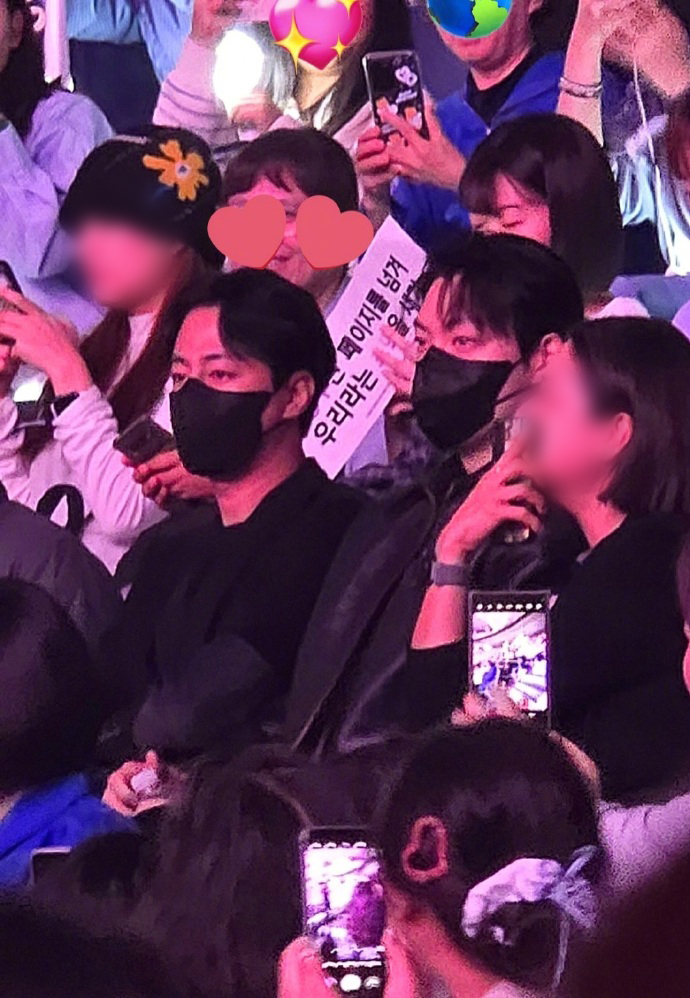 趙寅成和金宇彬現身D.D演唱會