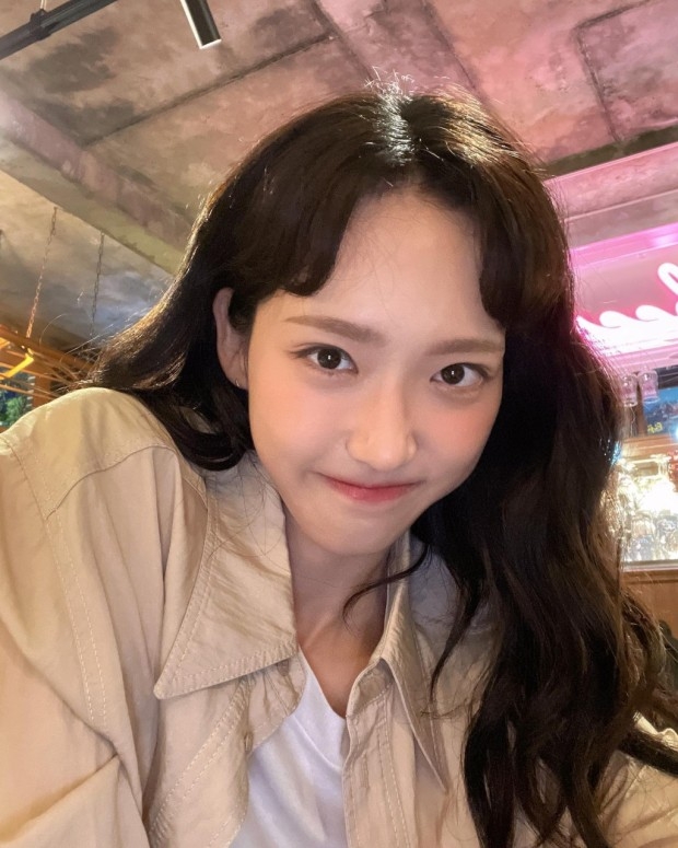 韓智賢在初中時期就已簽約模特公司出道