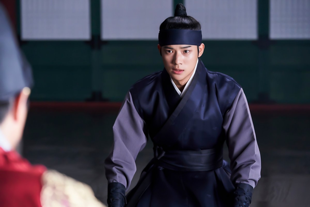 文相敏則飾演擁有出色外貌的道月大君「李烈」