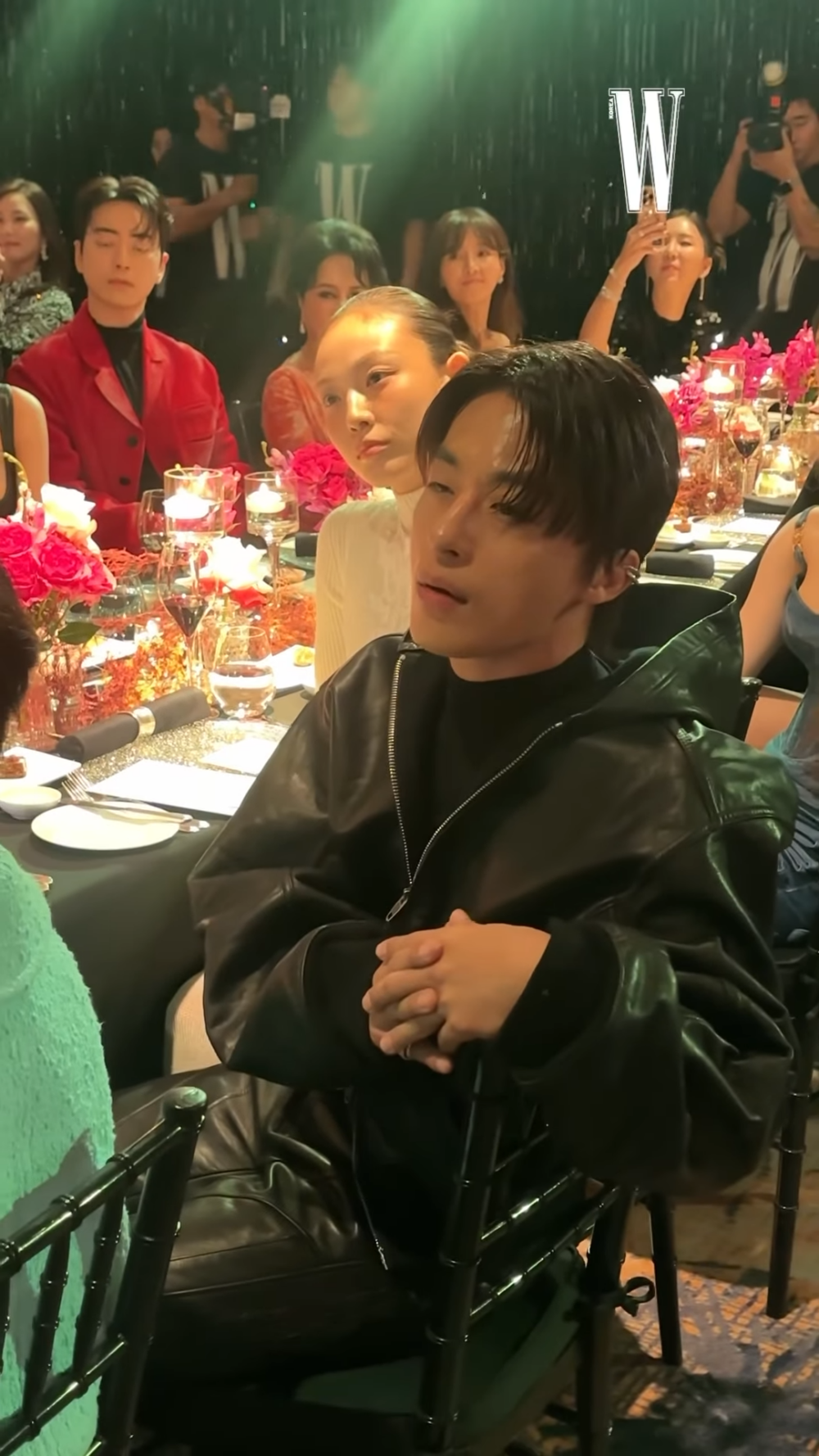 具教煥&李浚赫打瞌睡被抓包XD
