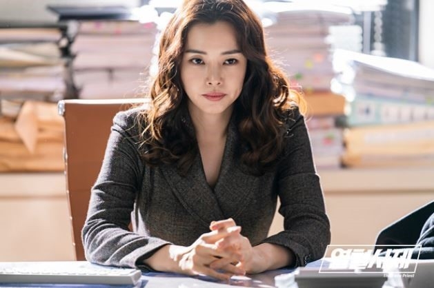 飾演檢察官「朴京善」