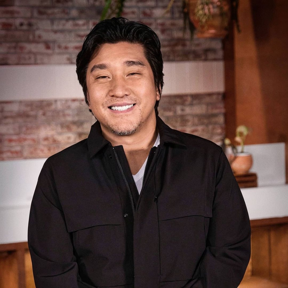 愛德華·李是紐約大學高材生出身