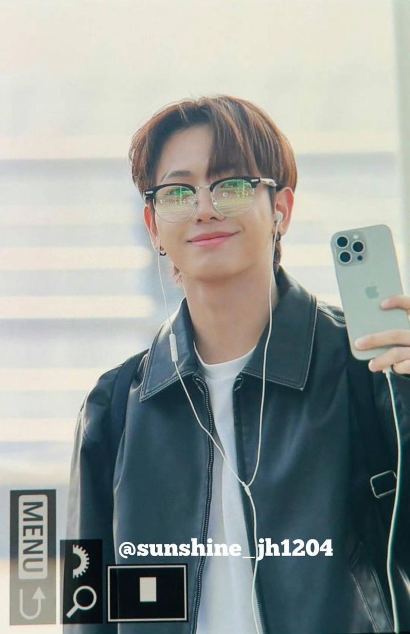 成員們被發現都換了iPhone