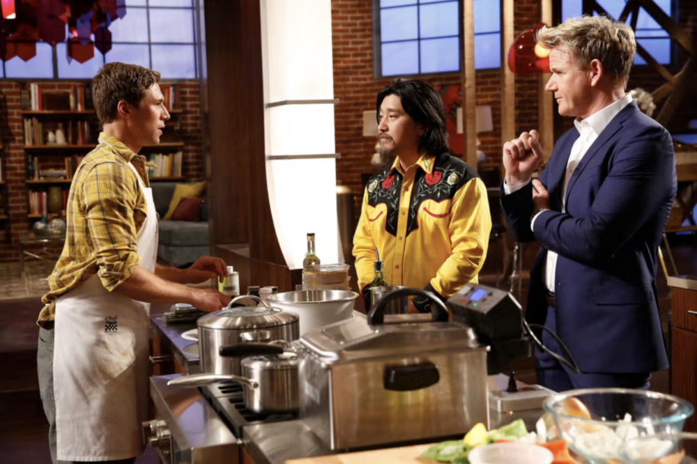 愛德華李曾與「地獄廚神」戈登一起擔任評審