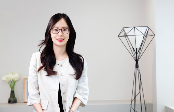 芝妍的代表律師正是夯劇《好搭檔》的編劇崔唯娜