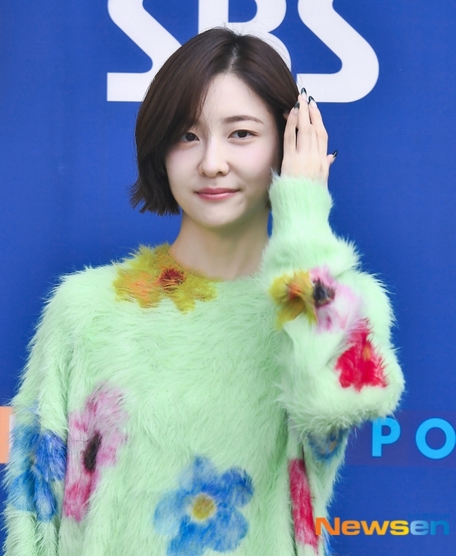 ：劇本只寫了要進入附身狀態，我就按照自己想像的附身狀態即興演出，結果導演很喜歡我的表演