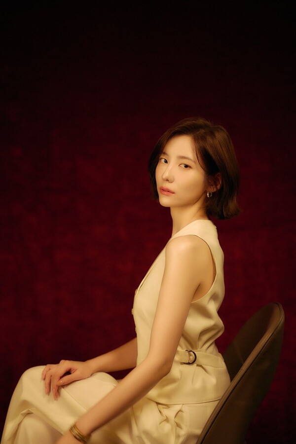 與年齡相差18歲的宋承憲一起拍親密戲