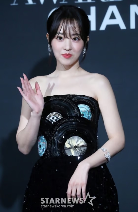 正在積極討論出演新劇《黃金樂園》