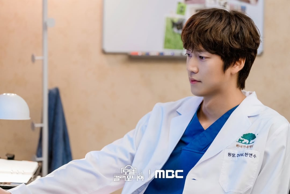 《加州汽車旅館》羅人友劇照