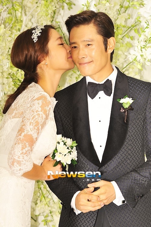 李炳憲和李珉廷2013年8月結婚