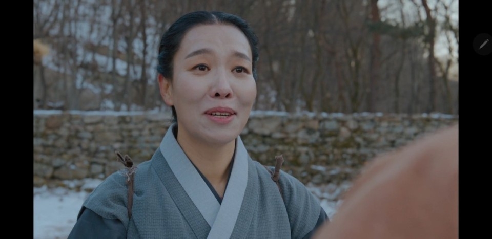 車清華將飾演男主尹甲的母親「英金」