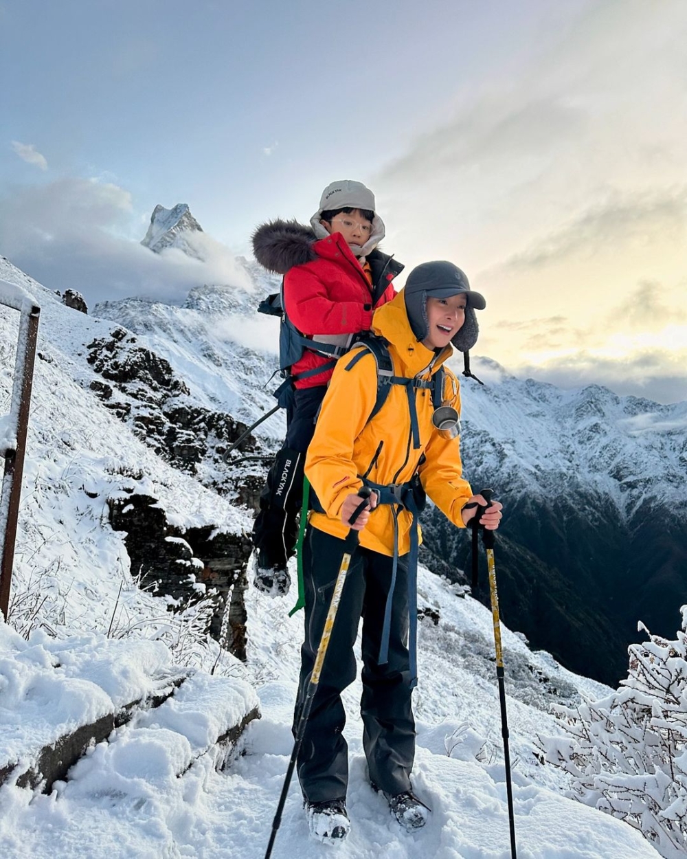 李施昤和兒子一起完成喜馬拉雅馬爾迪徒步之旅