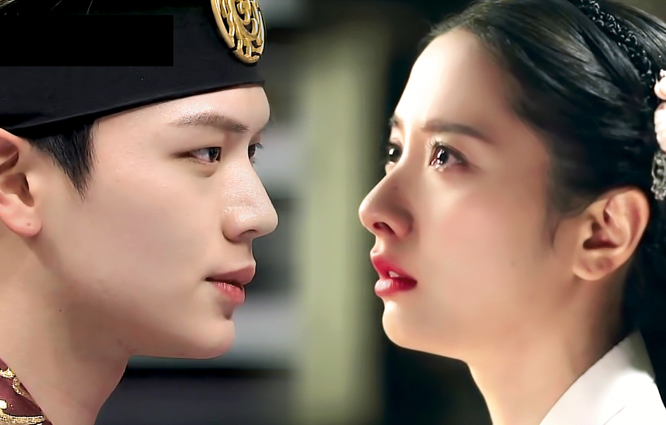 陸星材飾演檢書官「尹甲」；苞娜飾演巫女「汝里」