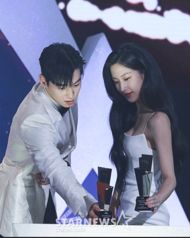 一同出席AAA亞洲明星盛典