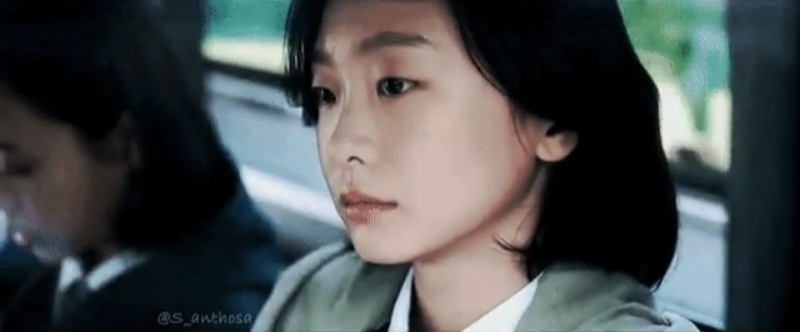 金多美飾演的是清雅運輸巴士的向導員「高英禮」