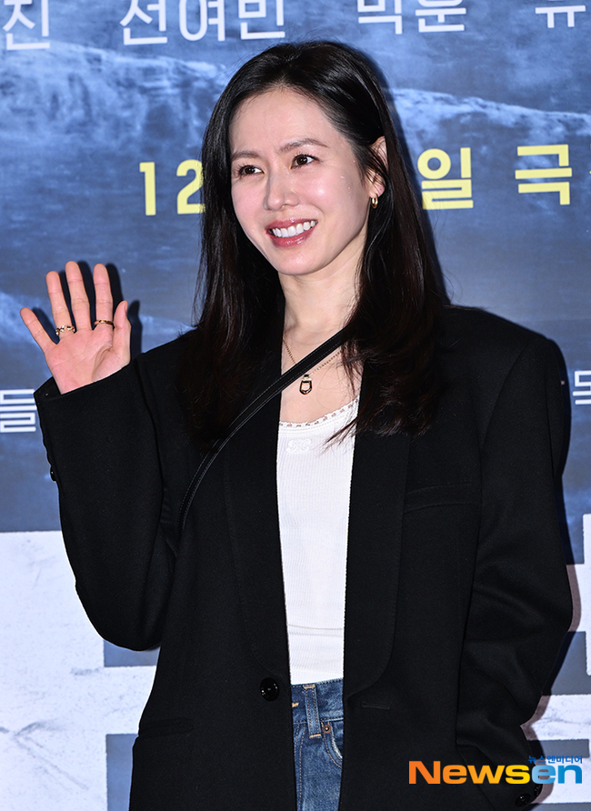 孫藝真現身《哈爾濱》試映會為老公玄彬應援