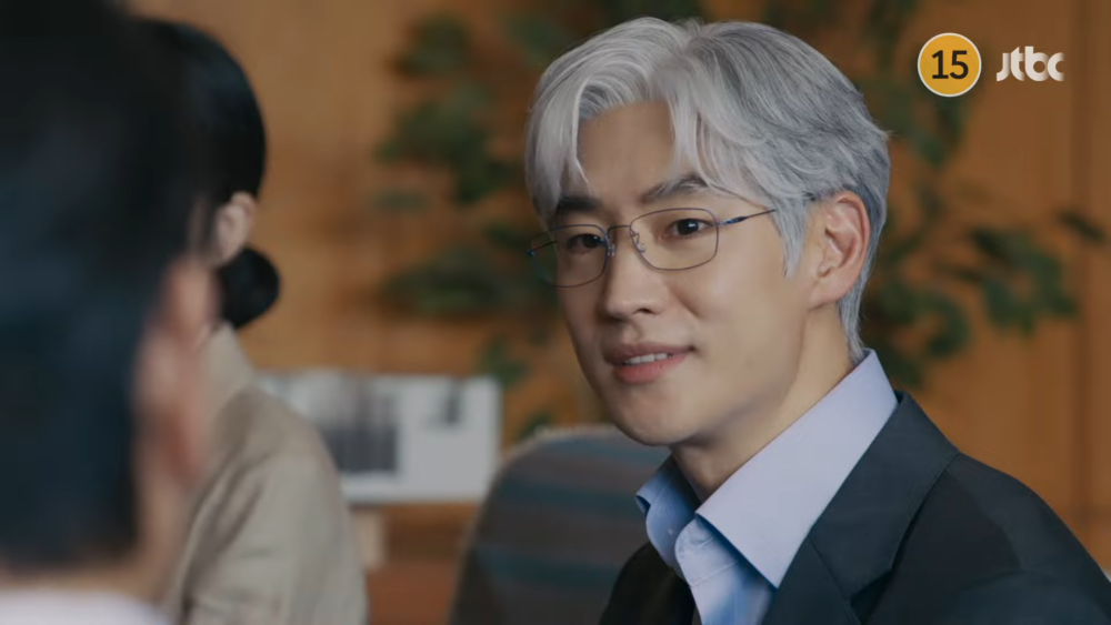 李帝勳飾演山仁集團M&A(企業併購)團隊組長「尹洙諾」