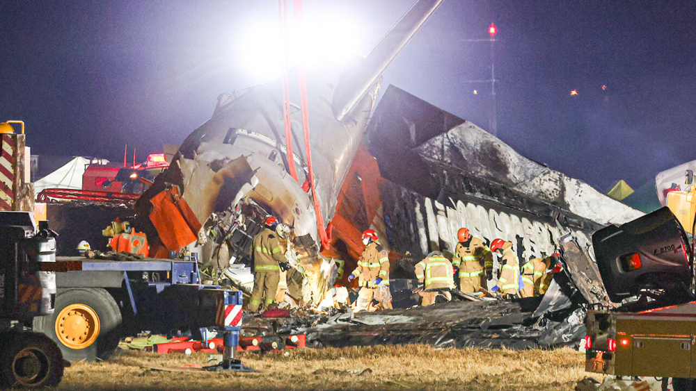 這次折返的飛機是波音B737-800型號，剛好跟前一天發生事故的機型一模一樣