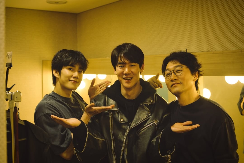 去看同經紀公司演員孫宇賢的舞台劇