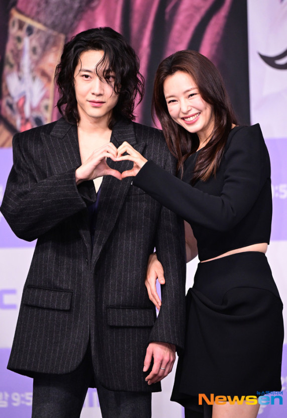 《夜晚盛開的花》李荷妮與李鍾元