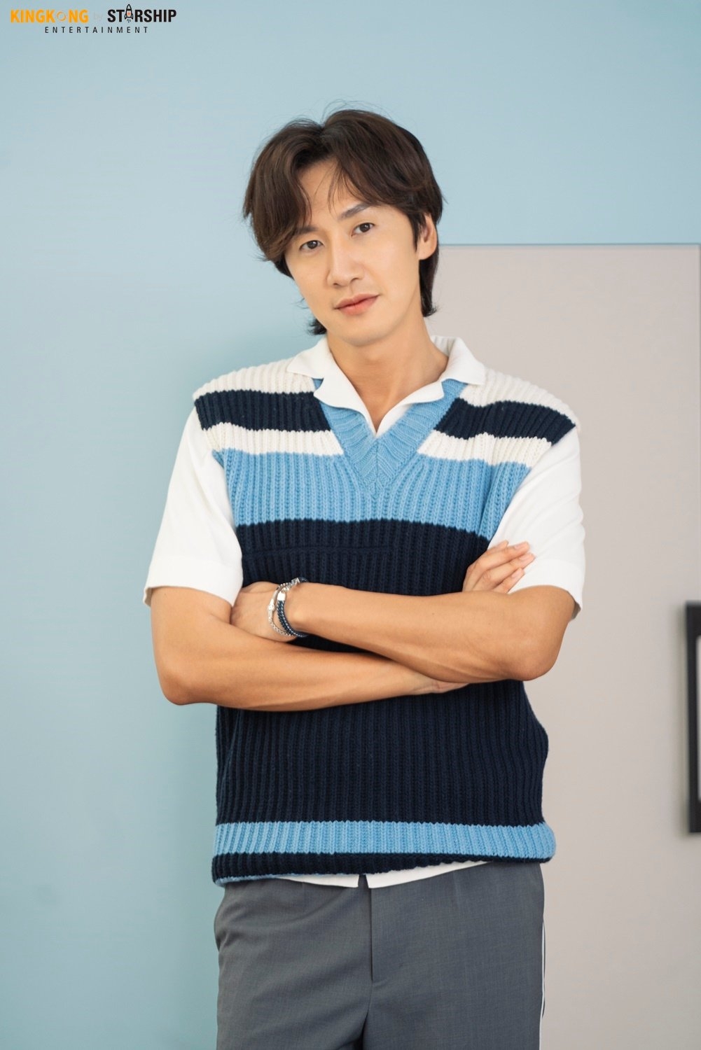 李光洙則飾演事先預測和分析周圍危險因素並提出事故預防對策的風險調查者「安振萬」