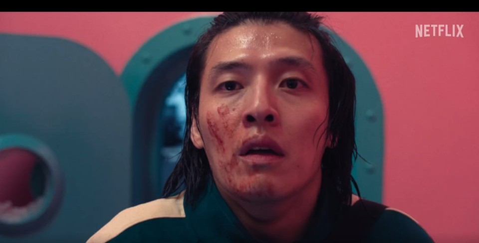 姜河那在《魷魚遊戲2》中飾演前海軍陸戰隊出身「姜大虎」