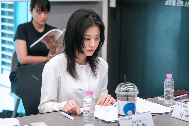 鄭秀彬飾演「禹瑟琪」