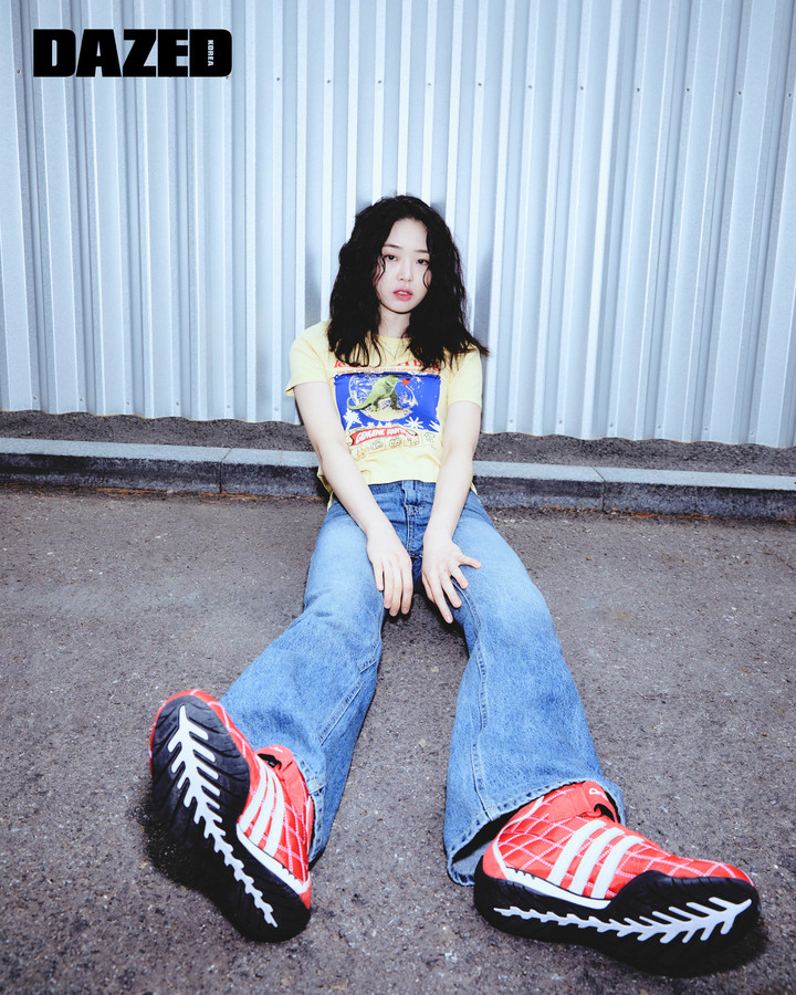 金施恩接受畫報採訪