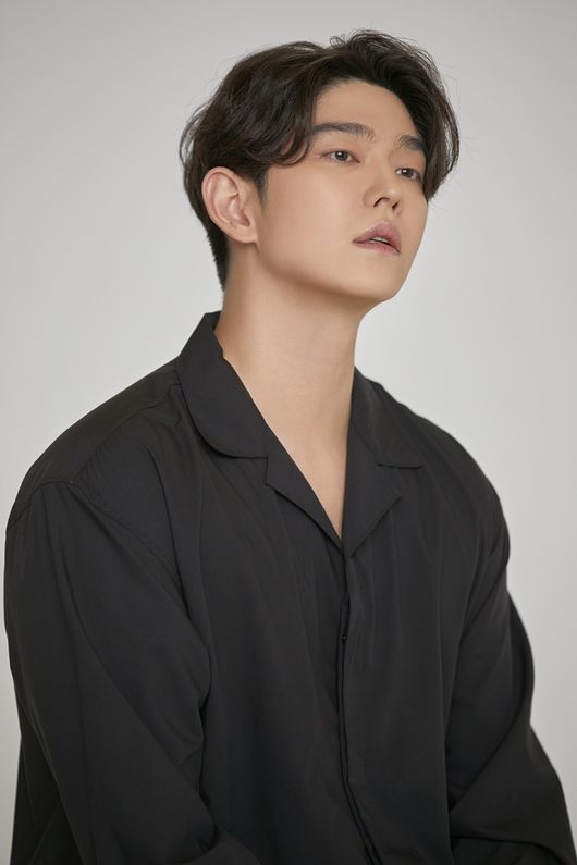 尹均相則將在在劇中飾演守護原州城的防護別監，以及王熙(秀賢 飾)的初戀「王武」