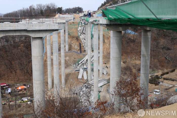 韓國首爾高速公路工地發生坍塌事故