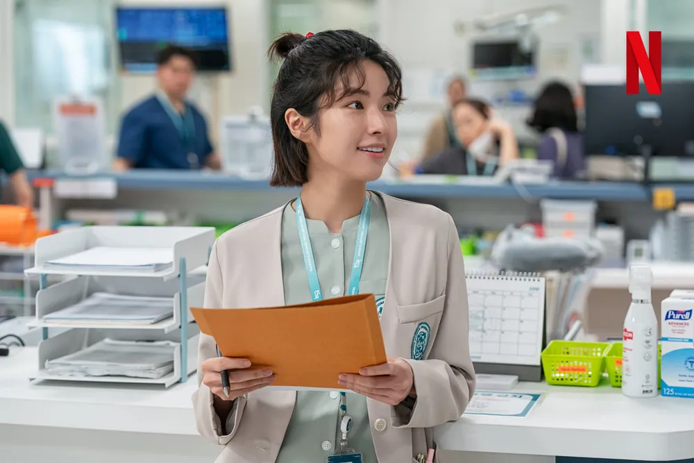 賀營 飾「千薔薇」