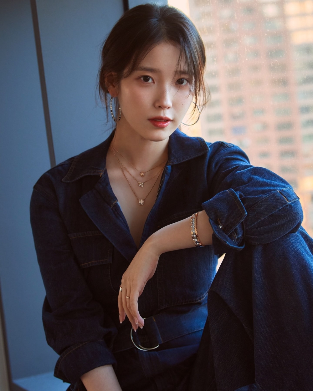 IU