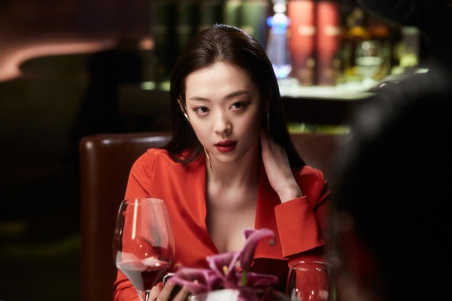 雪莉被爆遭強迫拍攝裸露戲