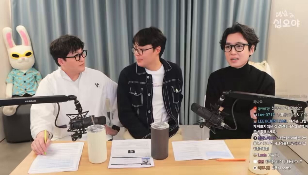 金大明之前就在直播中透露自己畢業的消息