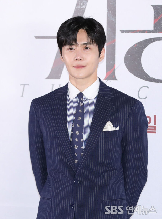 金宣虎則飾演男主角「尹一浩」