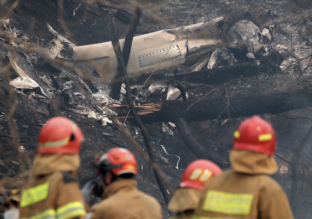 慶尚北道義城森林大火現場,救災直升機墜毀人亡